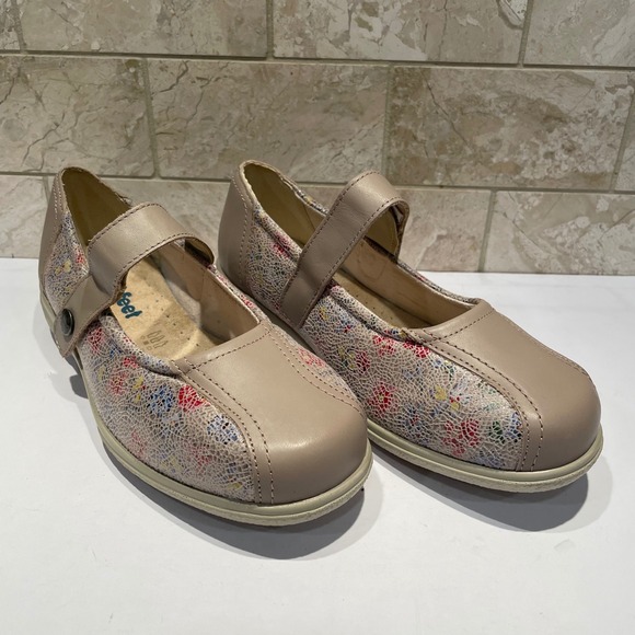 Cosyfeet Shoes - Cosyfeet Women Taupe Leather Floral Mary Jane Extra Roomy Comfort Shoes Size 7